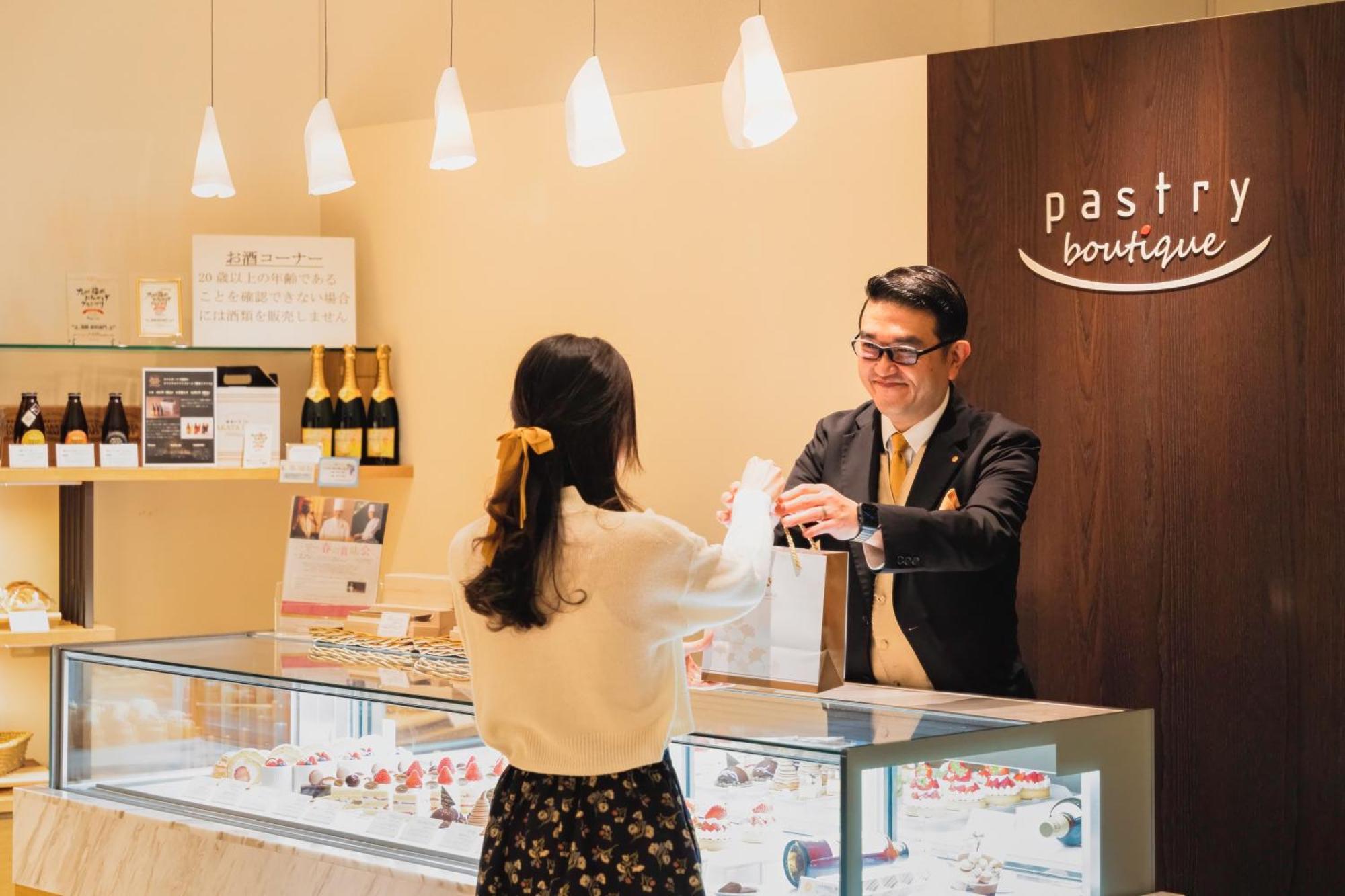 Hotel Okura Fukuoka Фукуока Экстерьер фото A pastry boutique in Japan