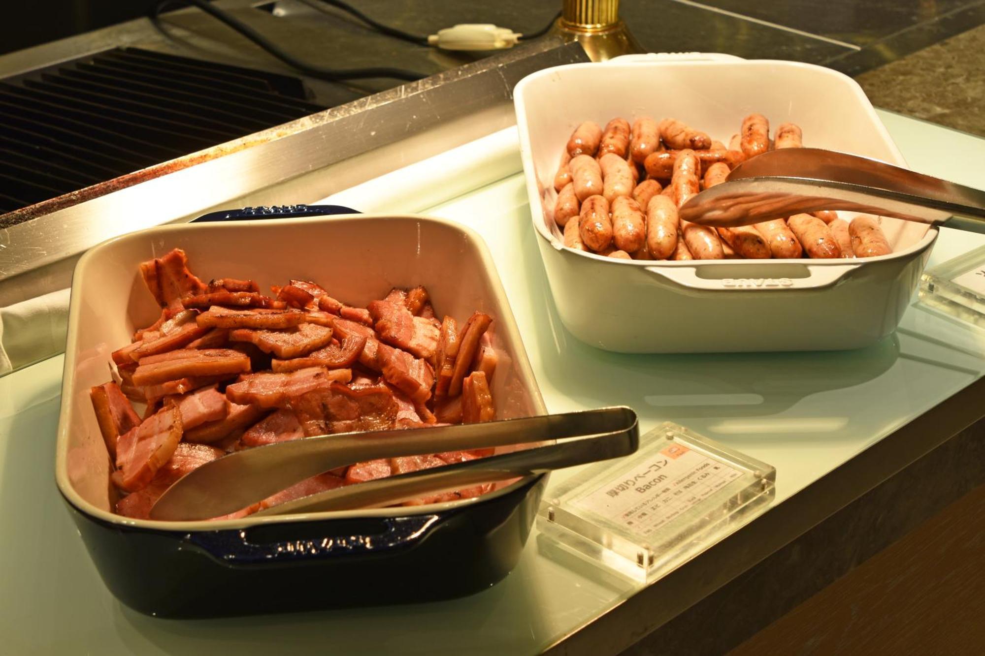 Hotel Okura Fukuoka Фукуока Экстерьер фото Bacon and sausages