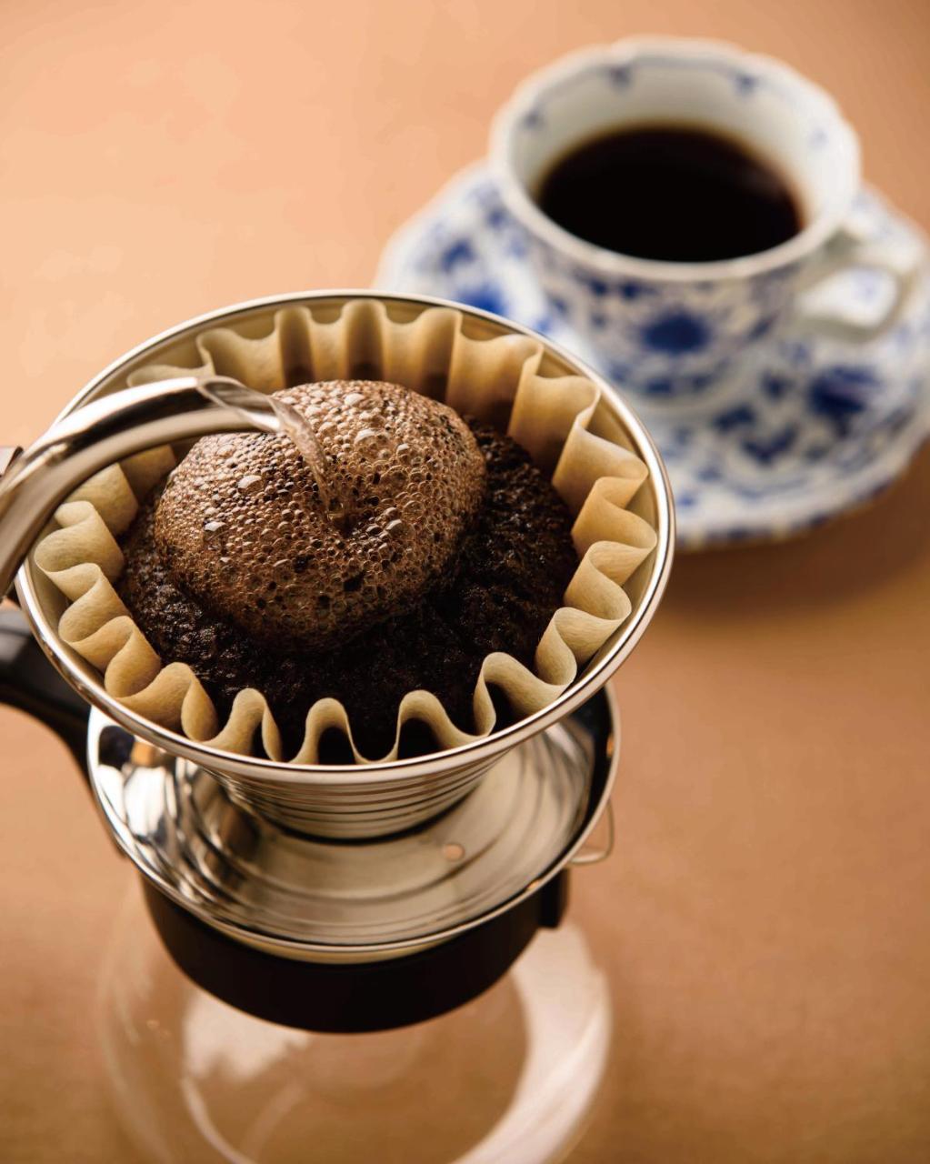 Hotel Okura Fukuoka Фукуока Экстерьер фото Coffee being brewed with a Kalita coffee filter
